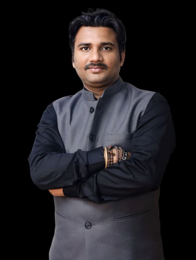 Pallav Sir – Senior Faculty – Quant, Polity & Economy
