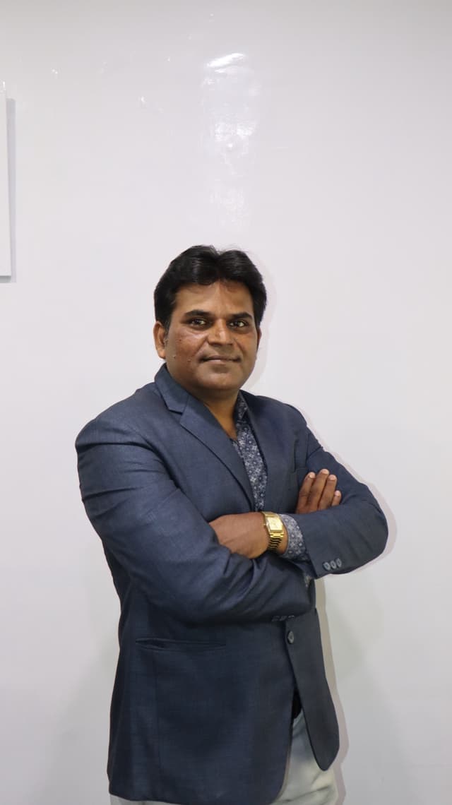 Sanghpal Sir – Senior Faculty – English Language & Grammar